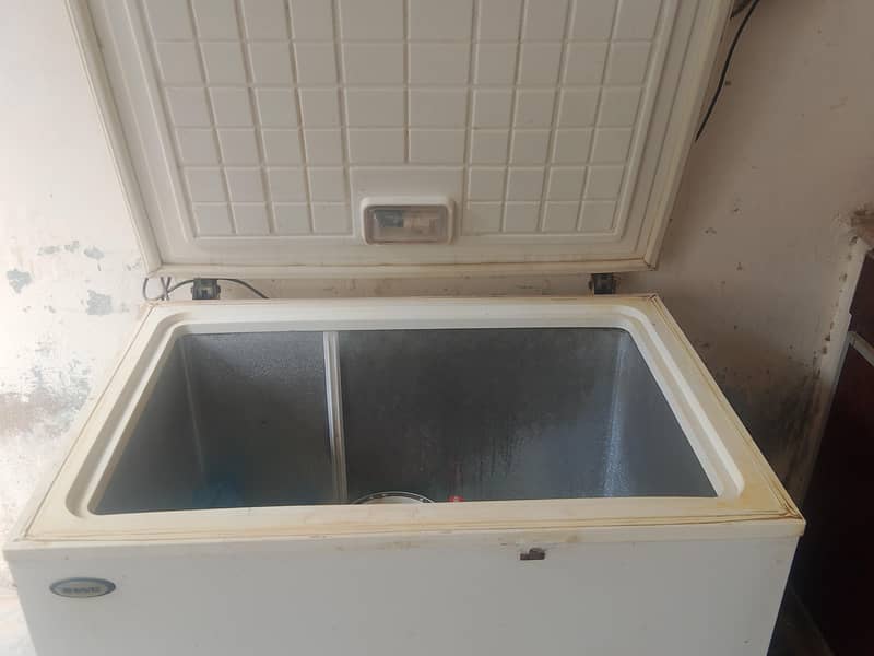 Waves deep freezer 3