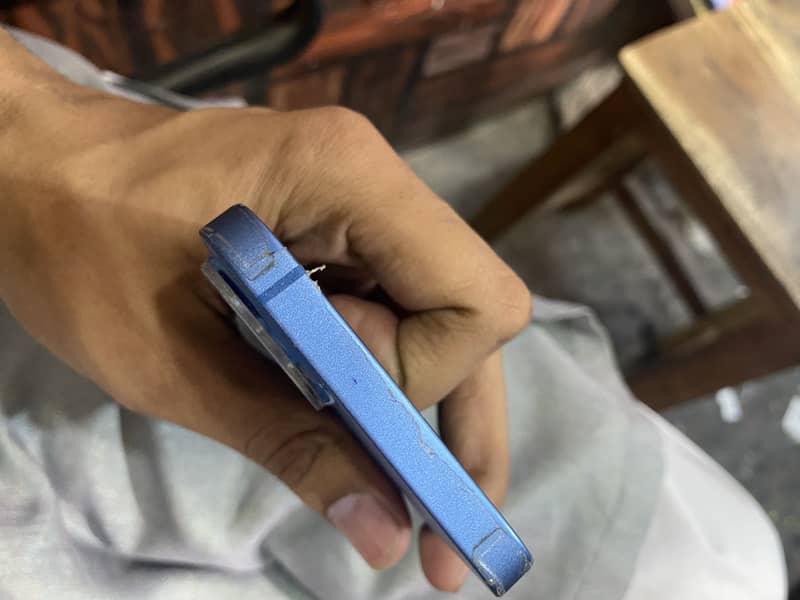 Apple iPhone 13 1