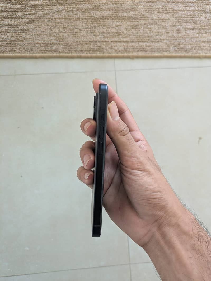 Apple iPhone 15 4