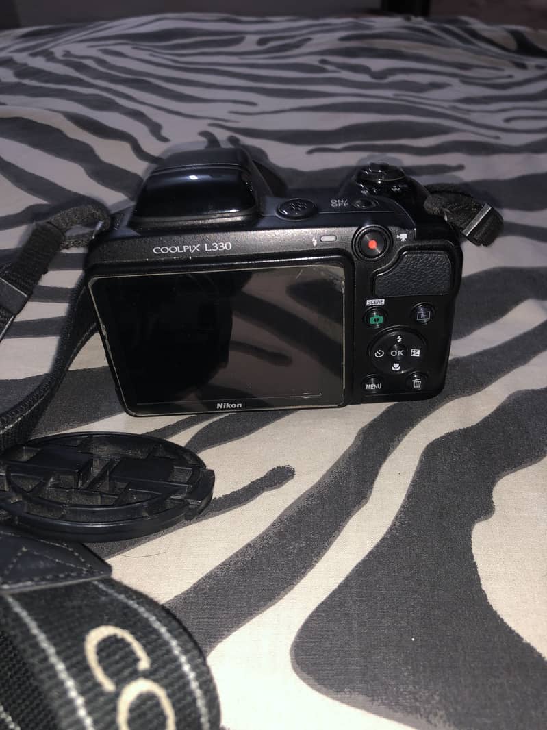 Nikon L330 (Digital Camera) 3