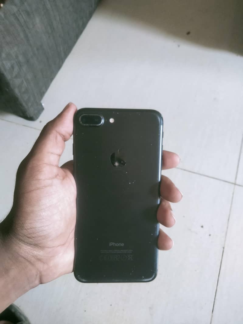 Apple iPhone 7 Plus 1