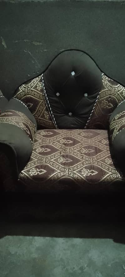 5 Seater Sofa Set Excellent Condition - Gujar Khan
