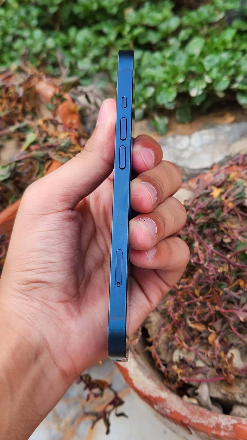 Apple iPhone 13 3