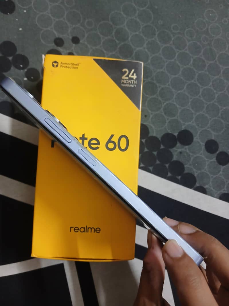 Realme Note 60 4