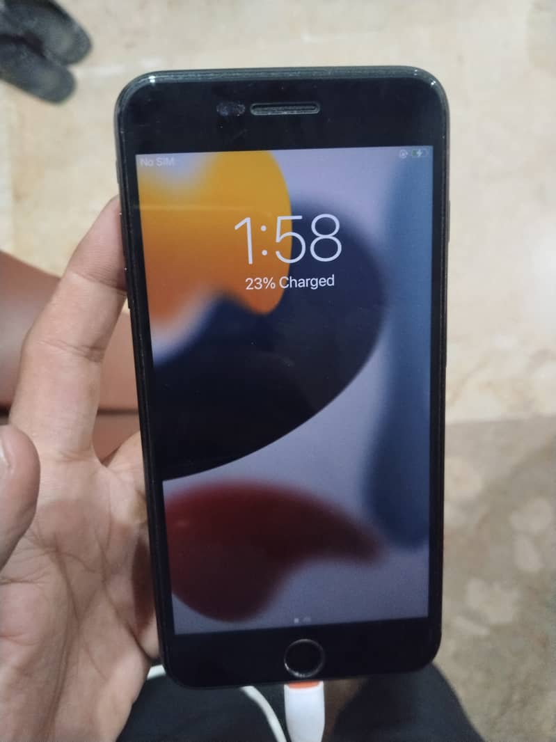 Apple iPhone 7 Plus 1