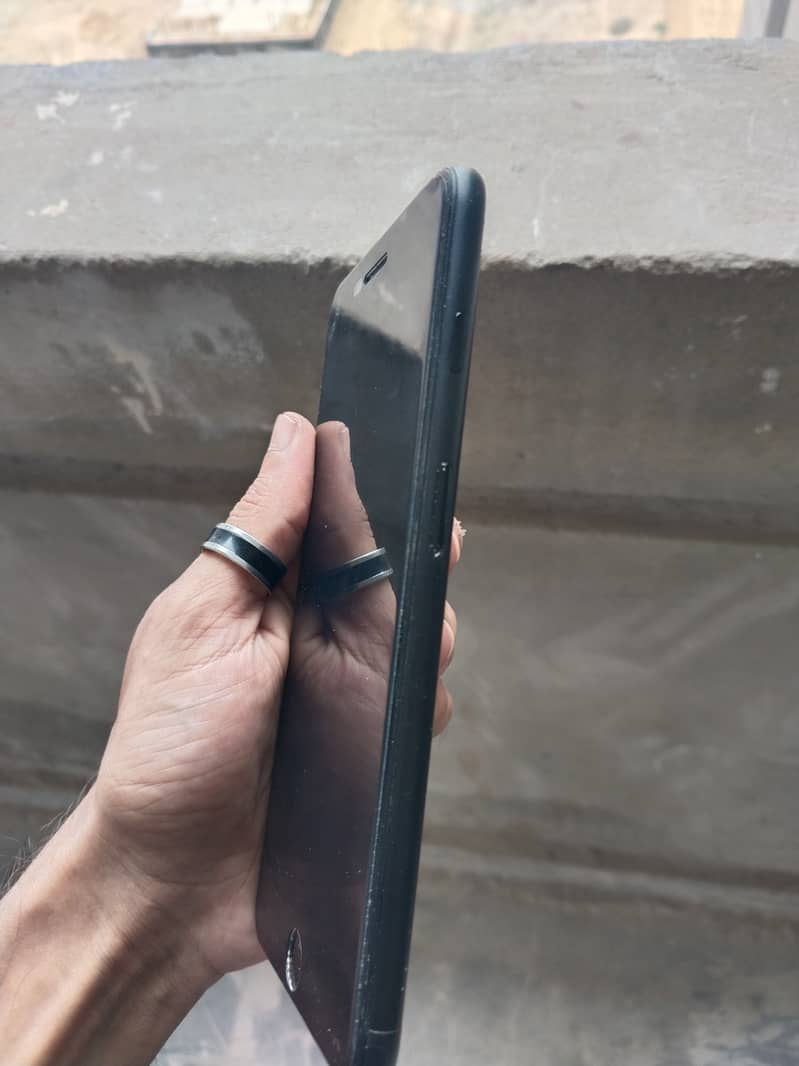 Apple iPhone 7 Plus 4