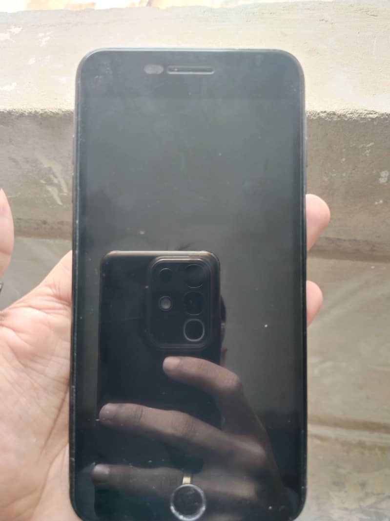 Apple iPhone 7 Plus 5