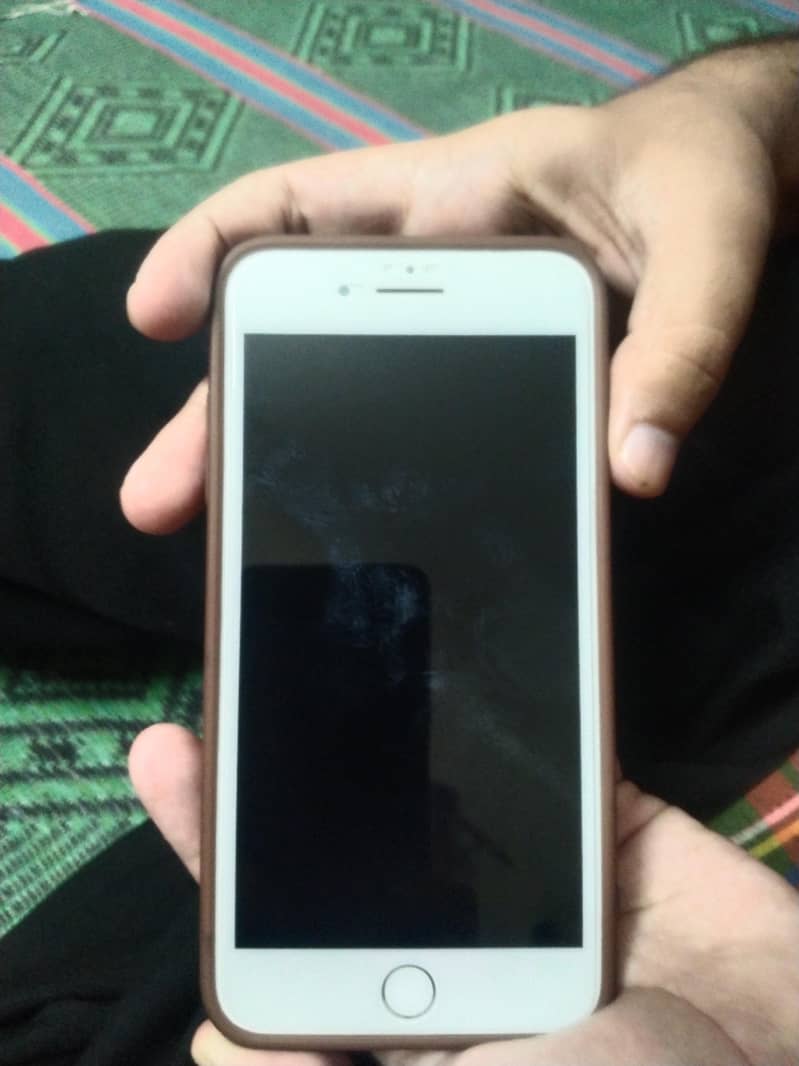 Apple iPhone 8 Plus 0