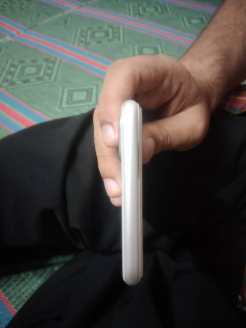 Apple iPhone 8 Plus 6