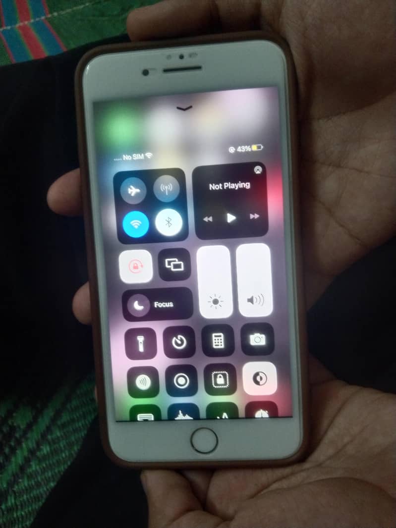 Apple iPhone 8 Plus 11