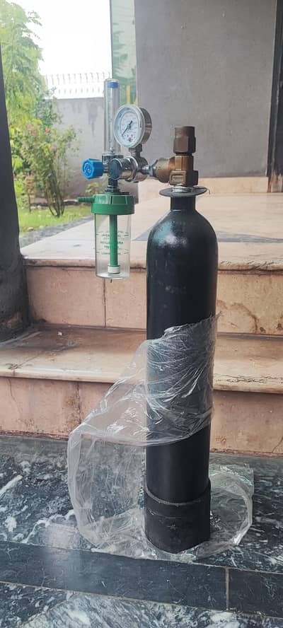 oxygen cylinder