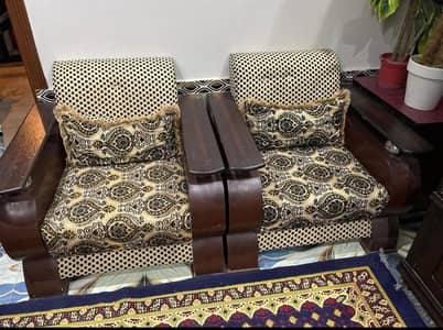 Beatiful 5 seater wooden sofa set plus + 2 chairs
