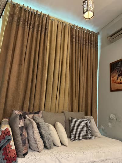 8 ft 3 curtins for sale lambaai: 8f chorai: 8ft