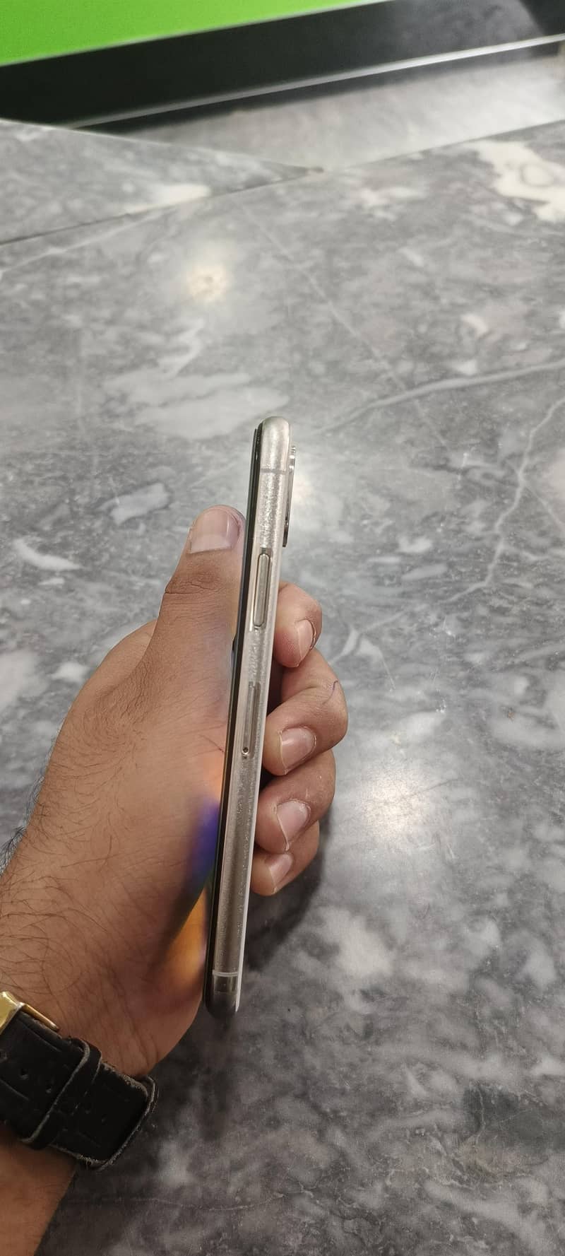 Apple iPhone X 3