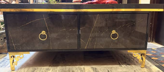 Center table for tv lounge 4*4ft