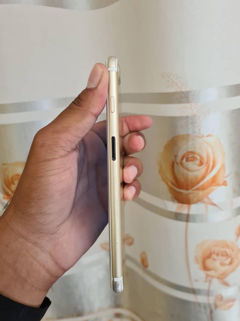 Apple iPhone 7 Plus 2