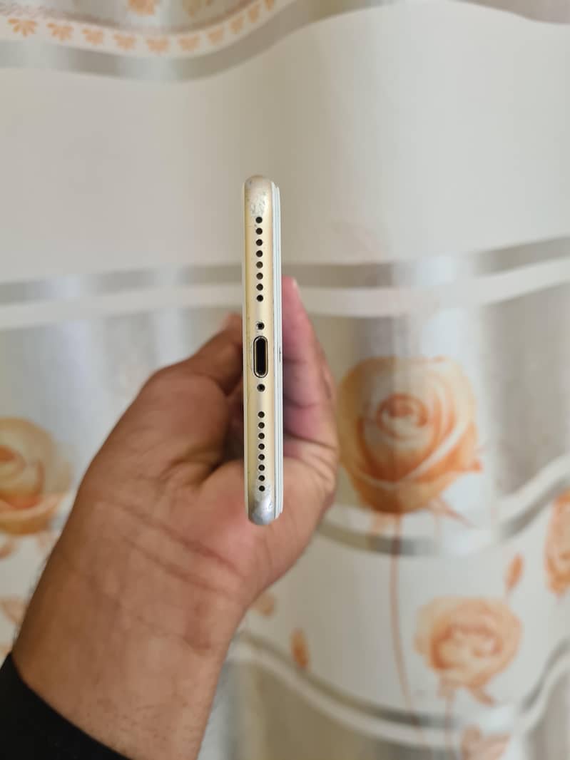 Apple iPhone 7 Plus 5