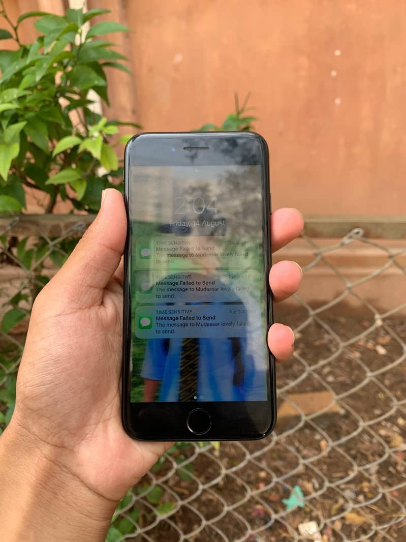 Apple iPhone 7 1