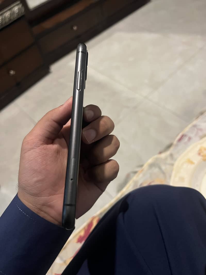 Apple iPhone 11 1