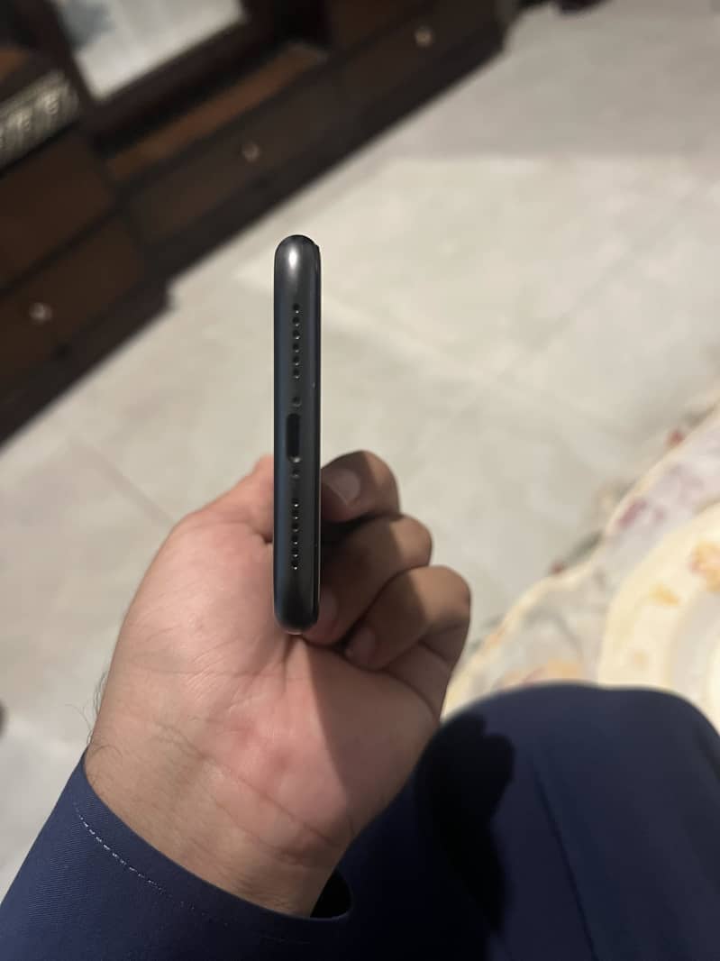 Apple iPhone 11 2