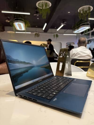 Asus Zenbook i5 12th gen 16/512GB