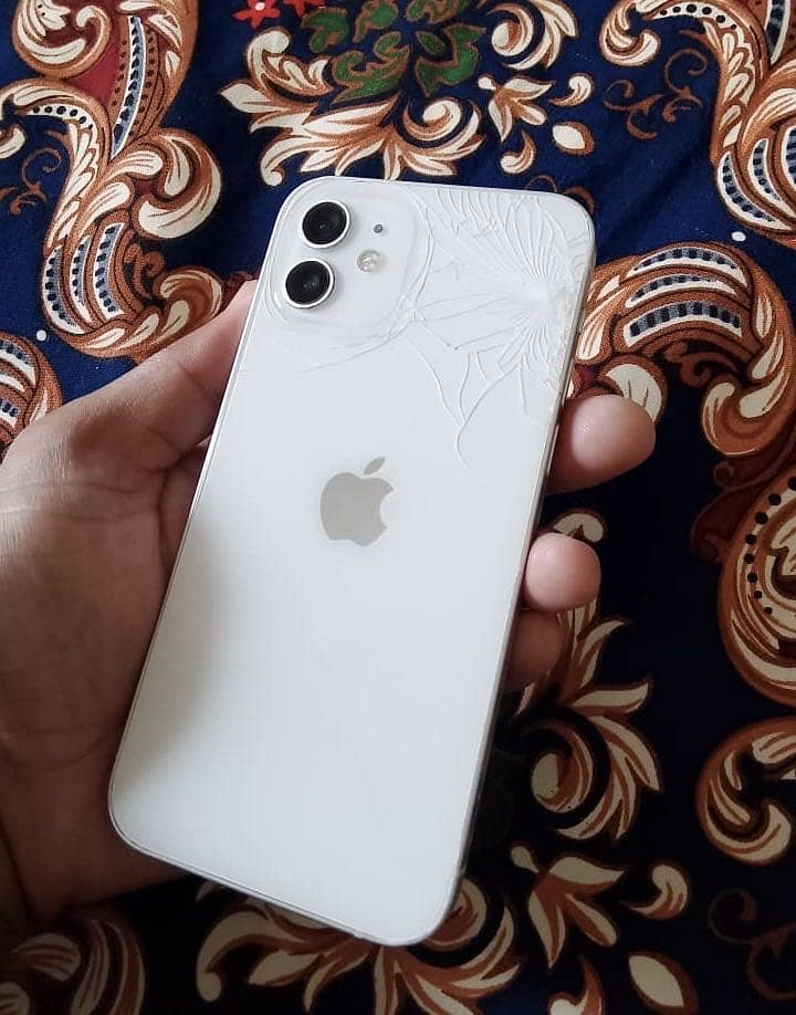 Apple iPhone 12 3