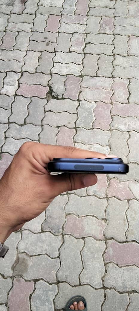 Apple iPhone 17 Pro Max 4