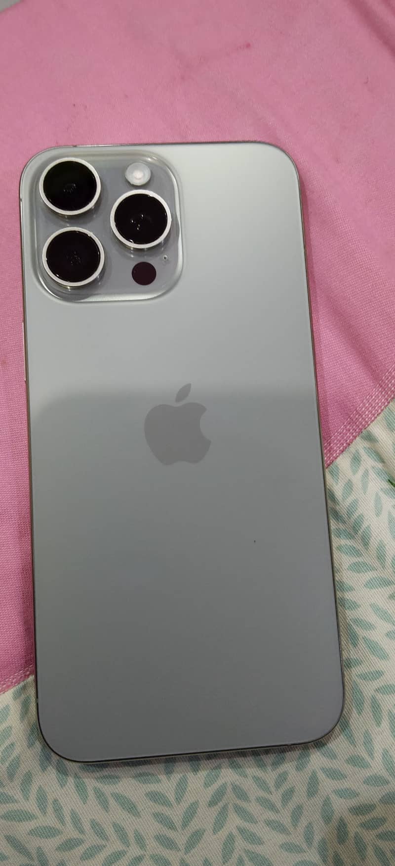 Apple iPhone 15 Pro Max 0