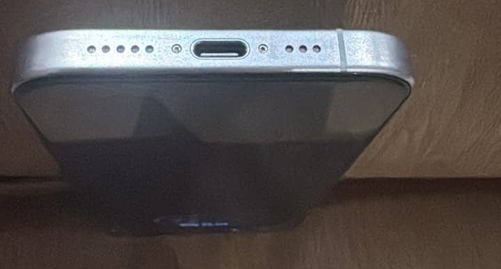 Apple iPhone 15 Pro 3