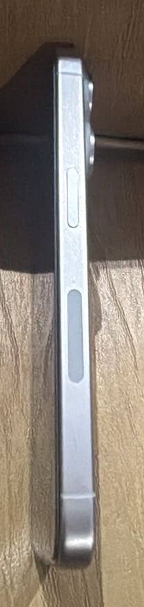 Apple iPhone 15 Pro 4