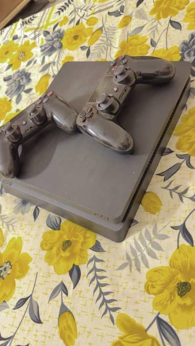 Ps4 Slim 1TB Jailbreak with original controllers, box and Cables