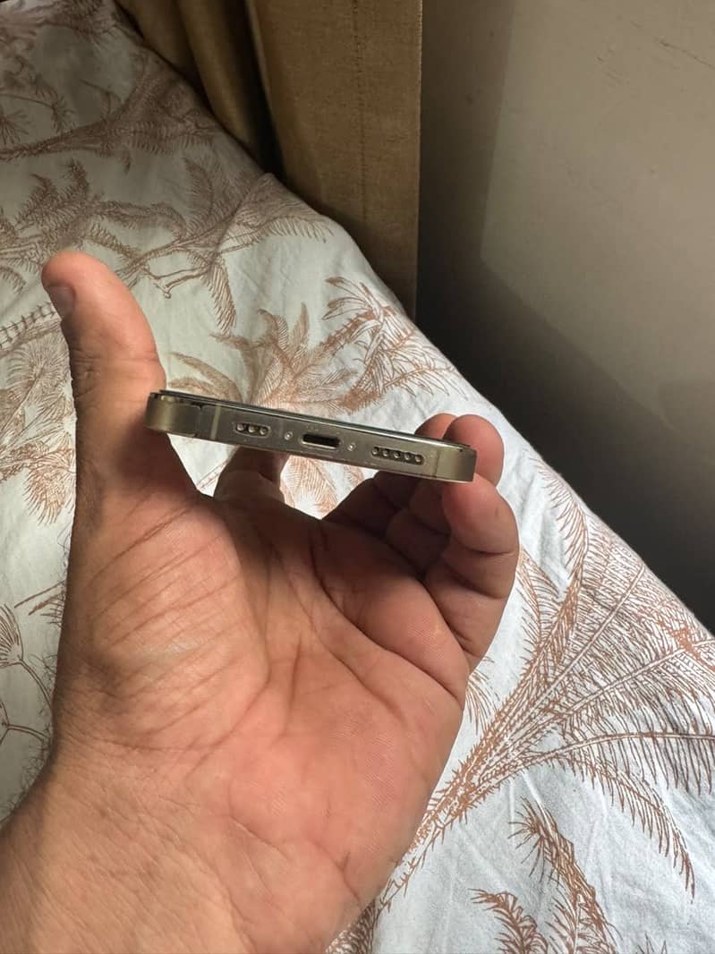 Apple iPhone 13 Pro 2