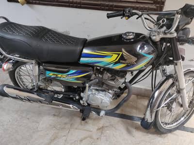 Honda 125 Black 22/23