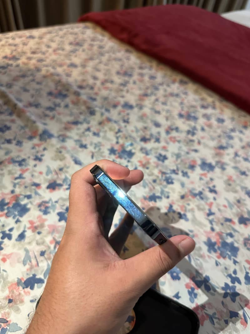 Apple iPhone 12 PRO 4