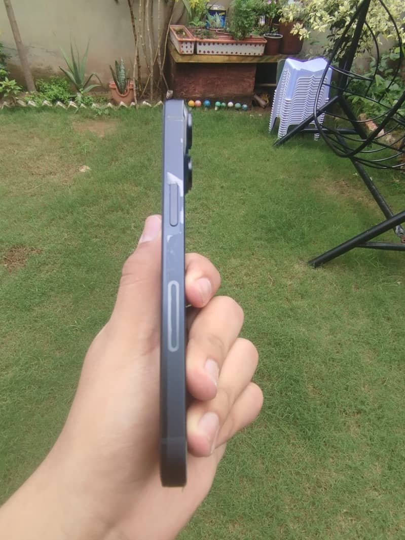 Apple iPhone 14 2