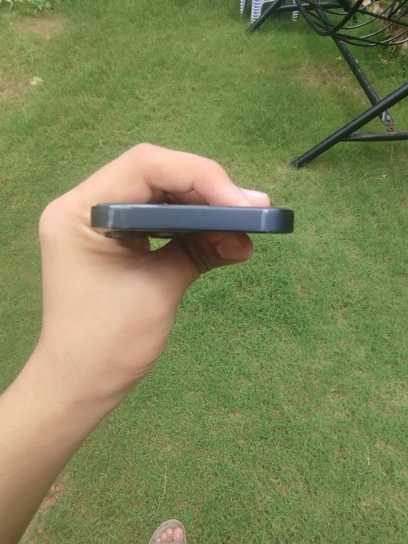Apple iPhone 14 3