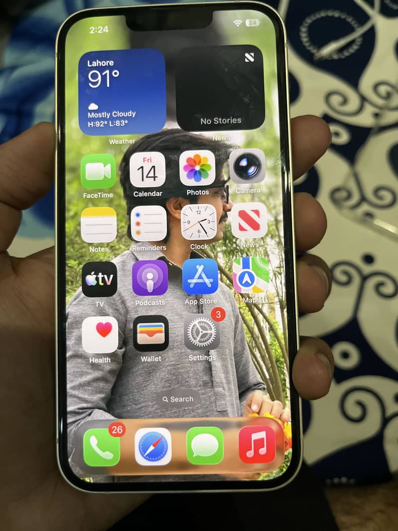 Apple iPhone 14 4