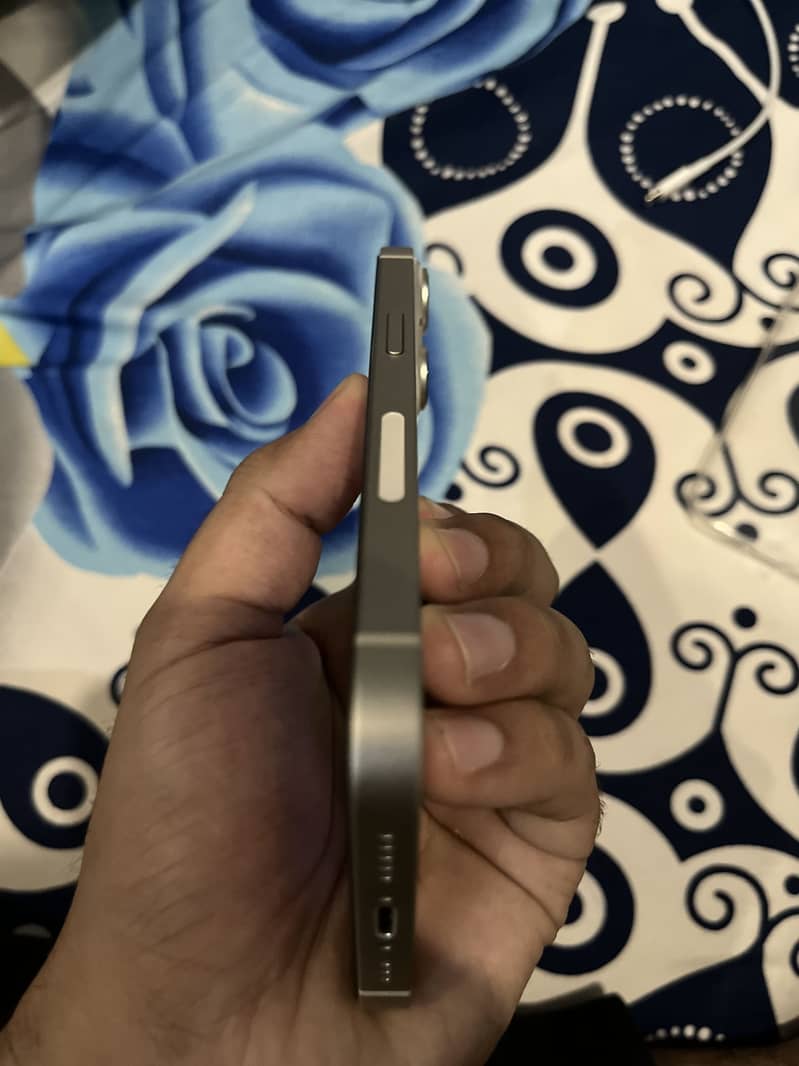 Apple iPhone 14 7