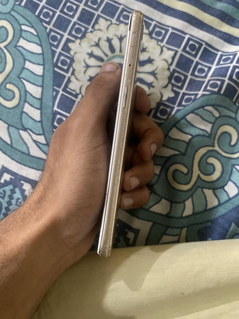 OPPO A37 1
