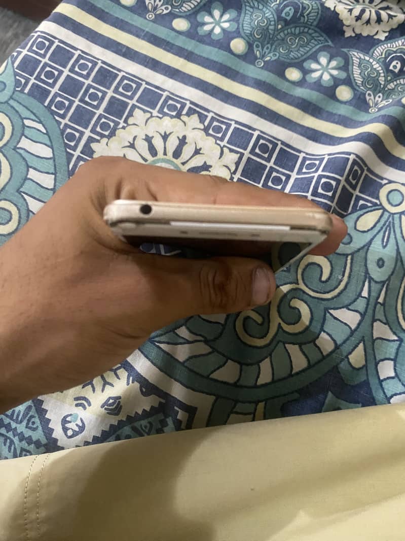 OPPO A37 5