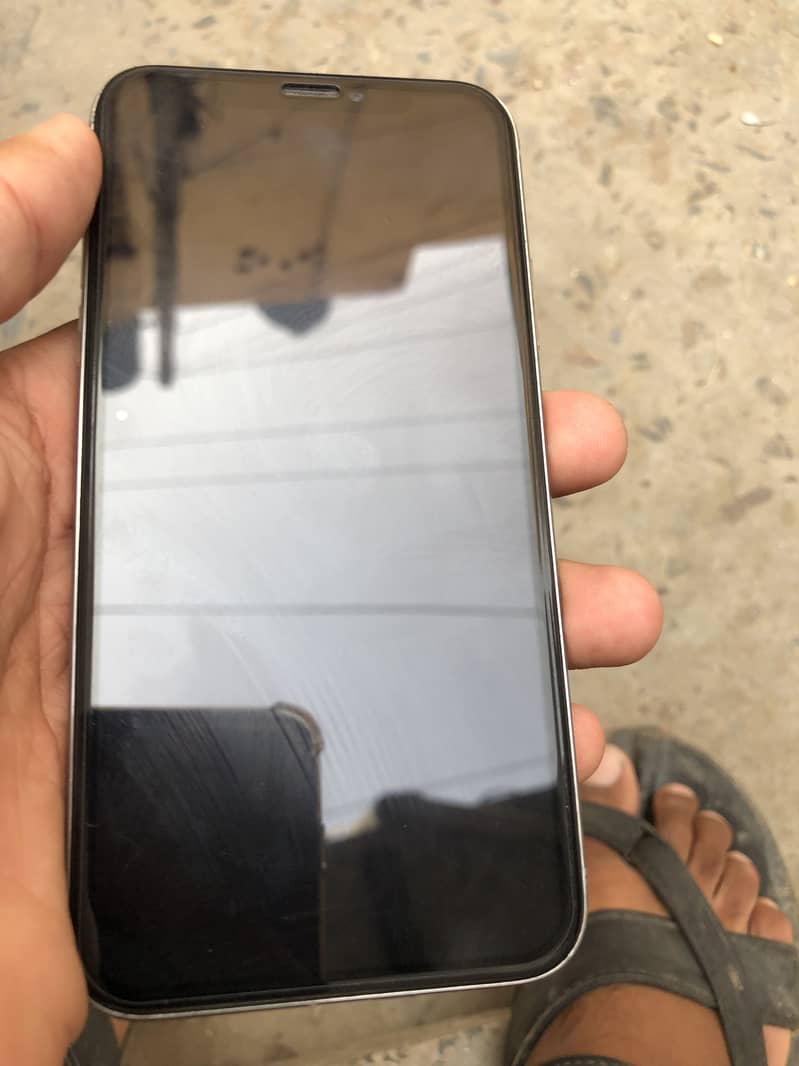 Apple iPhone X 4