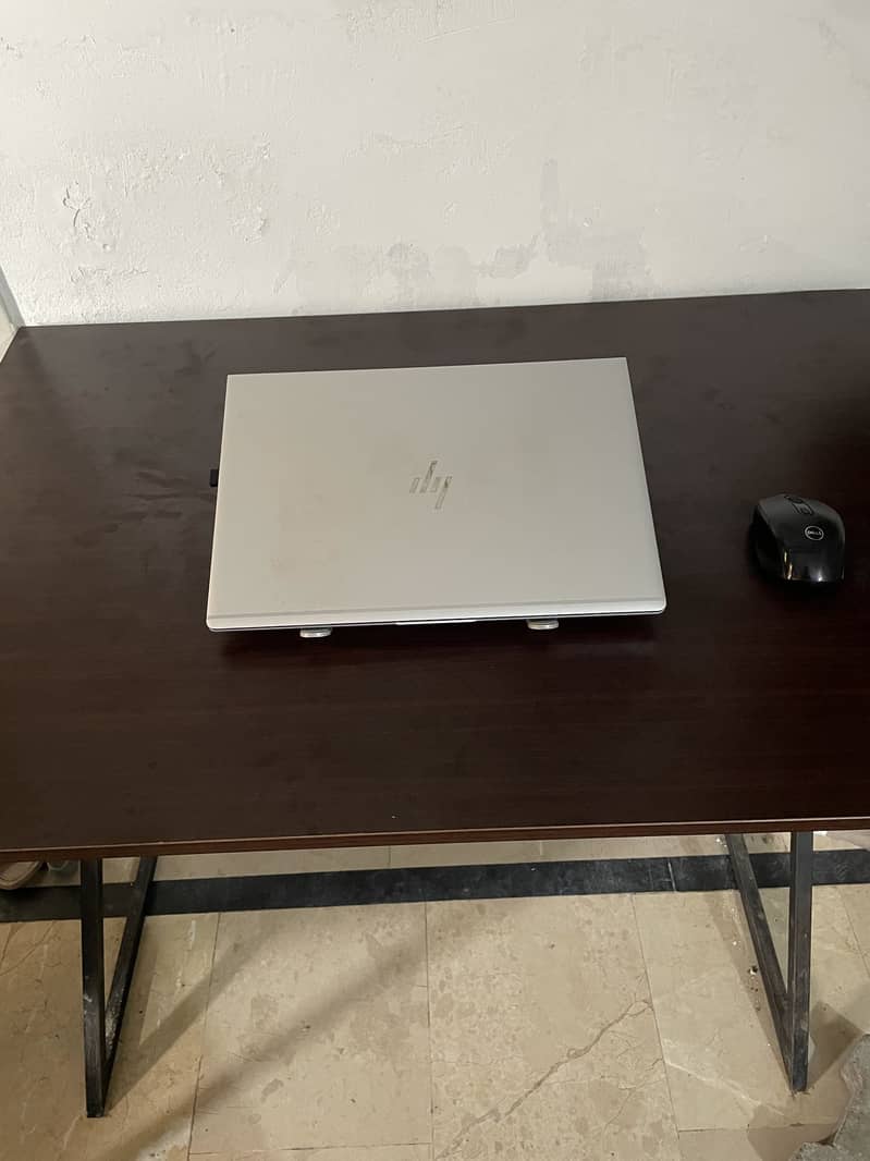 Study + PC table 0