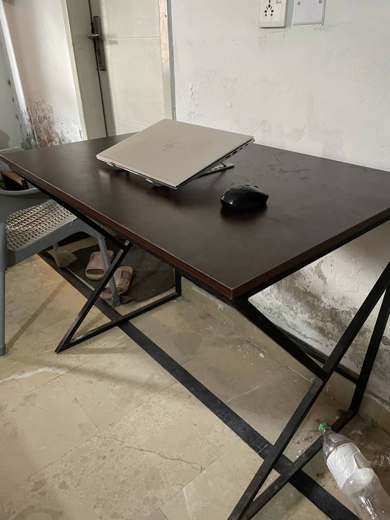 Study + PC table 3