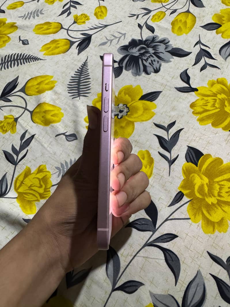 Apple iPhone 15 2