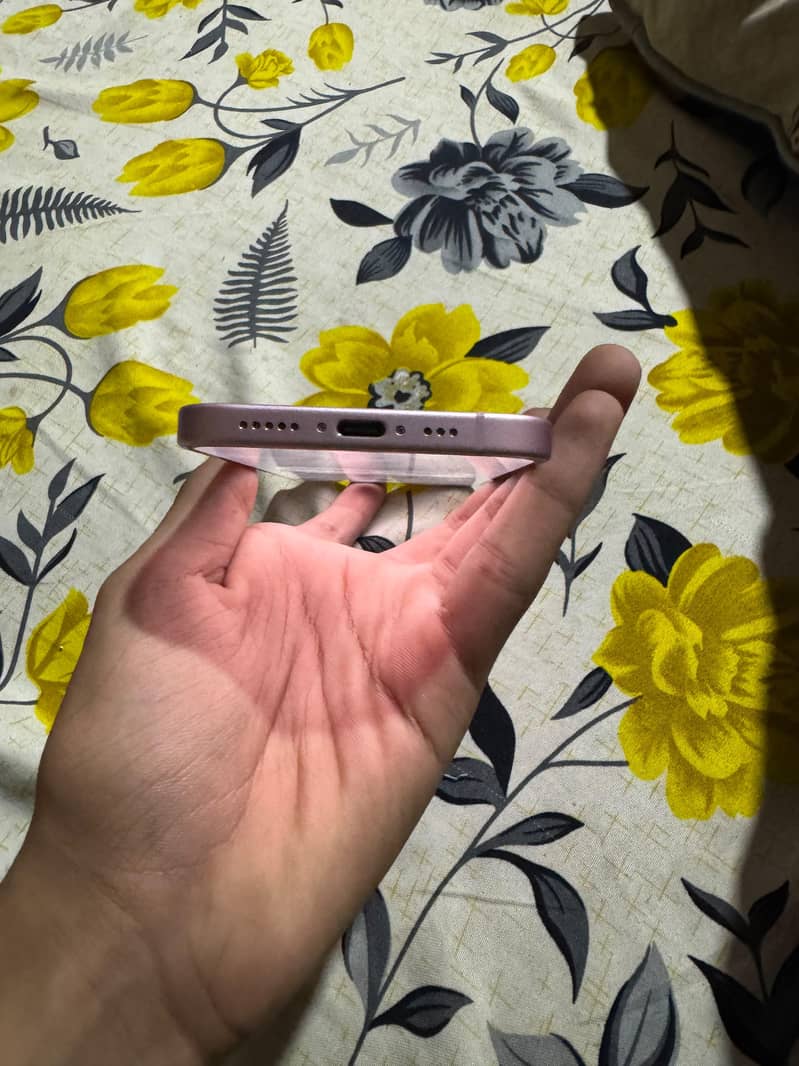 Apple iPhone 15 3