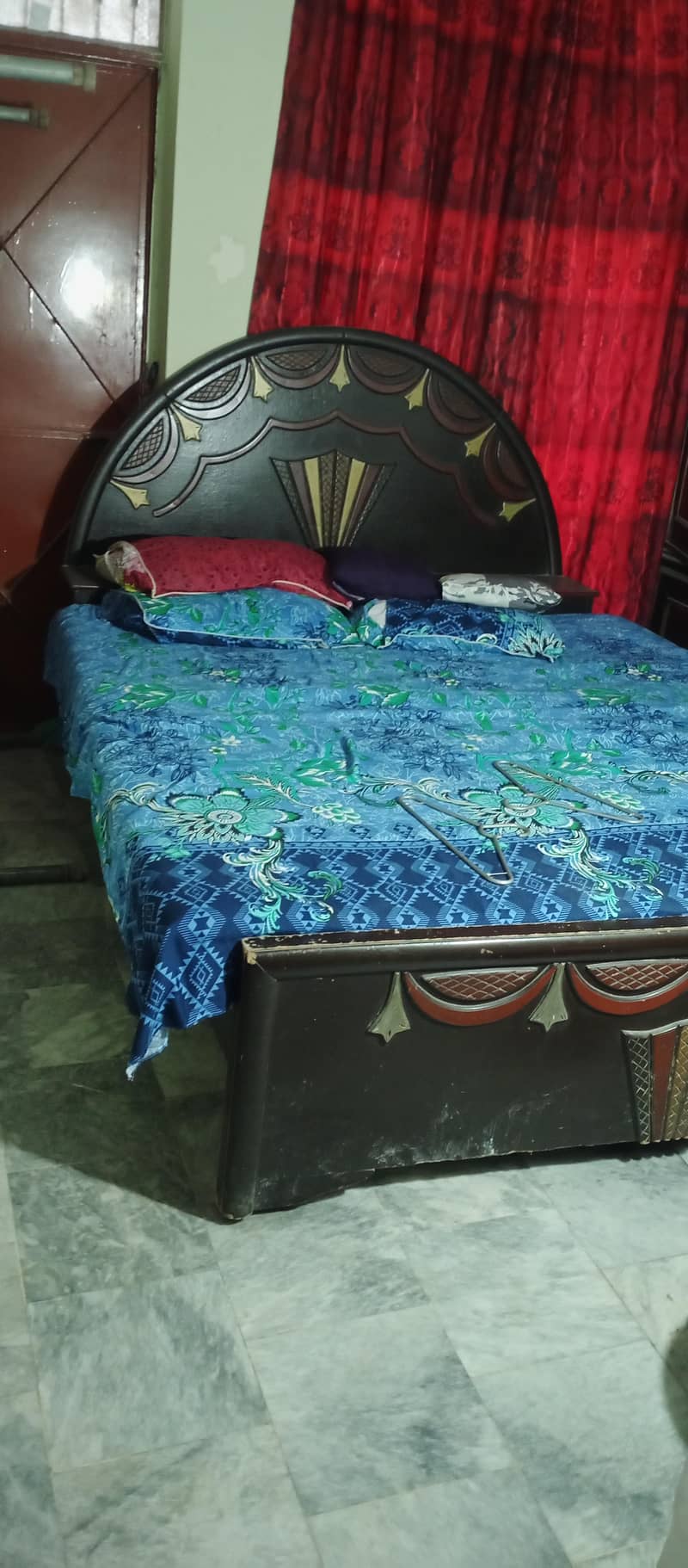 Bad,Sofa, Safe Almari 0