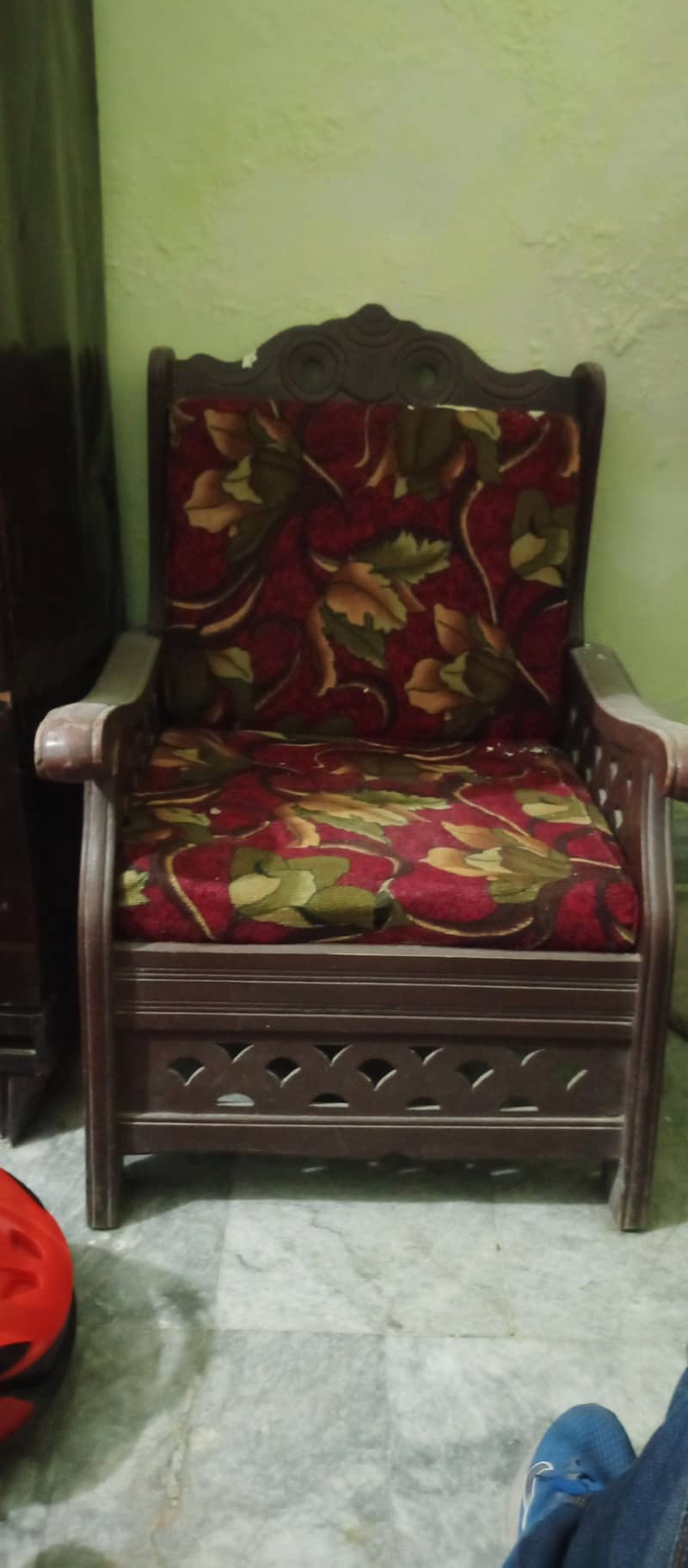 Bad,Sofa, Safe Almari 2