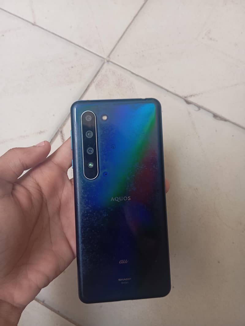 Sharp Aquos R5G 0
