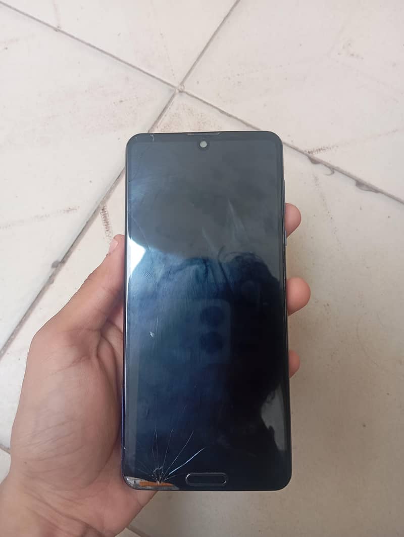 Sharp Aquos R5G 1