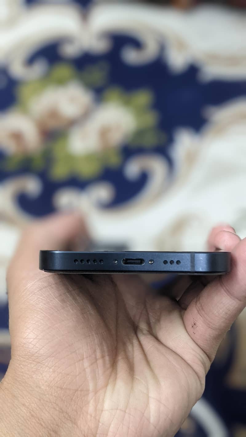 Apple iPhone 13 4